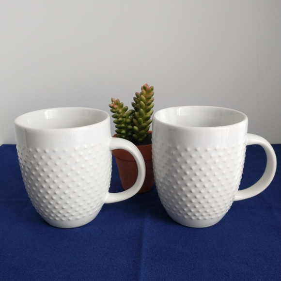 TRESHOLD Porcelain 2 Set Mugs Hubnail Pattern - Picture 1 of 9